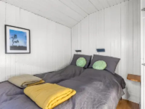 "Raymond" - 175m from the sea