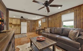 Ohana Ranch Cabin - 12 Minutes to Historic Main St
