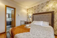 Hotel Azul de la Plaza by Chat Noir