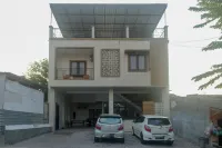 RedDoorz Syariah Near Unimus Semarang Hotel a Tembalang