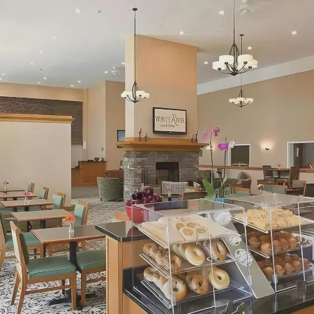 White River Inn & Suites