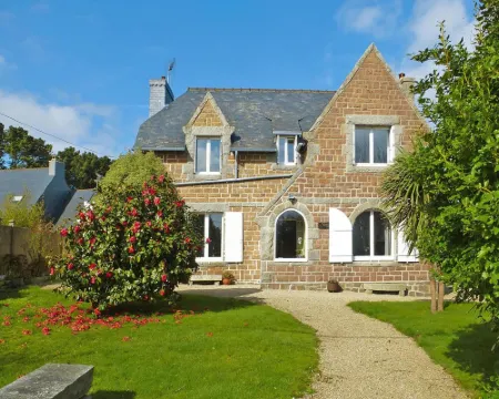 Stone House Pleumeur-Bodou near Pink Beaches 普勒默博杜住宿飯店