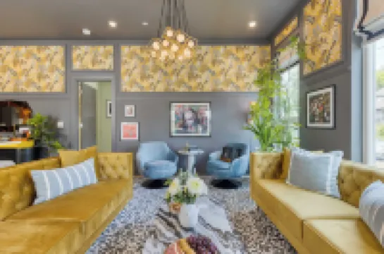 Colorful 4BR w/ Artful Design, Dining & Easy Access to Broadway The Bloom House by Avantstay