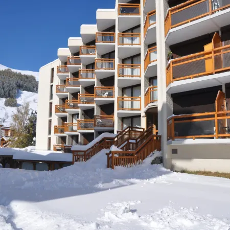 Sunny Escape at Foot of Slopes