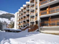 Sunny Escape at Foot of Slopes