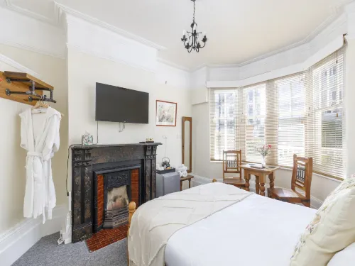 Guest House in Brighton near Iconic Beach