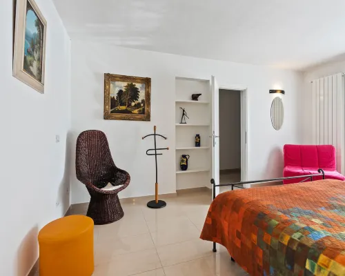 Sunny Villa with Terrace Hotel a Barasso