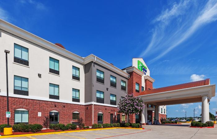 Holiday Inn Express & Suites SEALY by IHG
