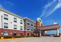 Holiday Inn Express & Suites SEALY by IHG