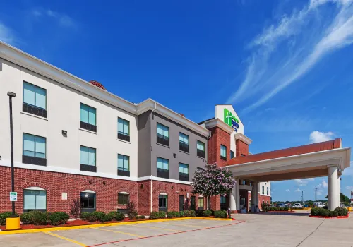 Holiday Inn Express & Suites SEALY by IHG