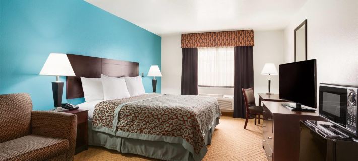 Days Inn & Suites by Wyndham Conroe North Hotels in Conroe