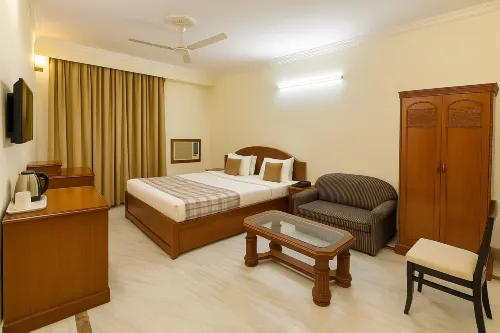 Hotel Pablas International, New Delhi, Near Metro
