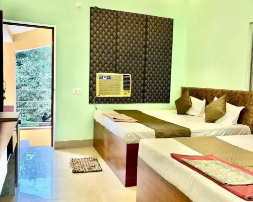 US Residency Hotels near Ramnagar Fort