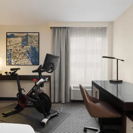 DoubleTree by Hilton McLean Tysons