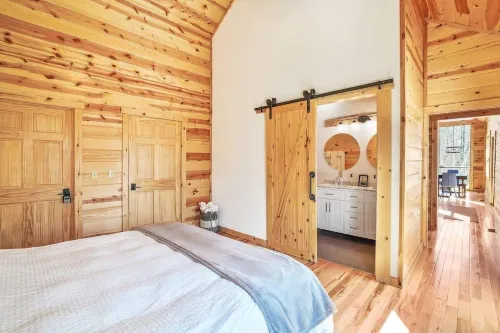 Modern Luxury I Hot Tub I Hiking