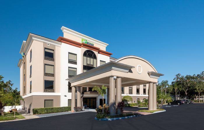Holiday Inn Express & Suites BARTOW by IHG
