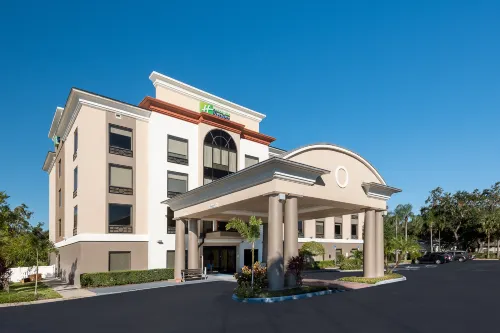 Holiday Inn Express & Suites BARTOW by IHG - 3-Star