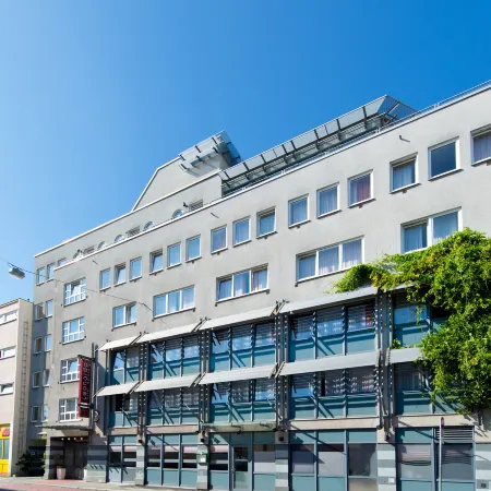 Leonardo Hotel Nürnberg Отели рядом с достопримечательностью «Фонтан Карусель брака»
