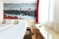 B&B HOTEL Warszawa-Okęcie