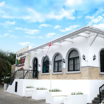 Jember Town Square Apartment by Calli Rooms