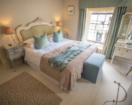 The New White Lion Hotels in Llandovery