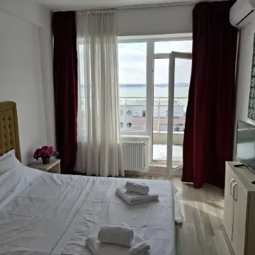 2 rooms apartment, max 4 persons, 30 meters far from the Beach and the Black Sea
