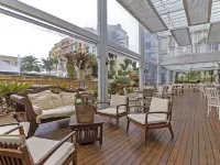 華麗公寓濱海度假村 - ILC 朱雷瑞海灘（Jurere Beach）附近的飯店