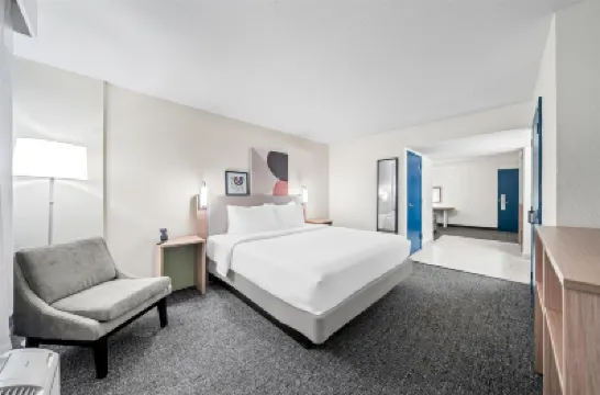 Spark by Hilton Orlando Near Universal バレンシア・カレッジ周辺のホテル