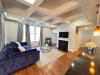 Gorgeous Spacious House 5BR 9Beds and Private Parking Hotels in Bailey's Crossroads