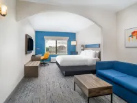 Holiday Inn Express & Suites PRATT by IHG Ξενοδοχεία στην πόλη Pratt County