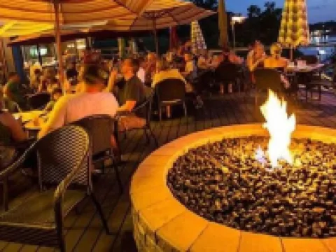 RARE Bridges Bay POOLSIDE condo with LAKE VIEW! - Sleeps 8 阿諾茲帕克酒店