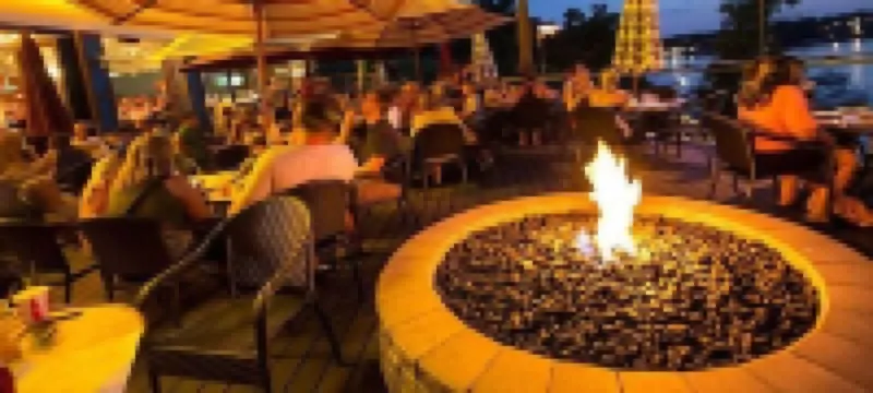 RARE Bridges Bay POOLSIDE condo with LAKE VIEW! - Sleeps 8