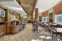 Best Western Plus Stoneridge Inn  Conference Centre - breakfast