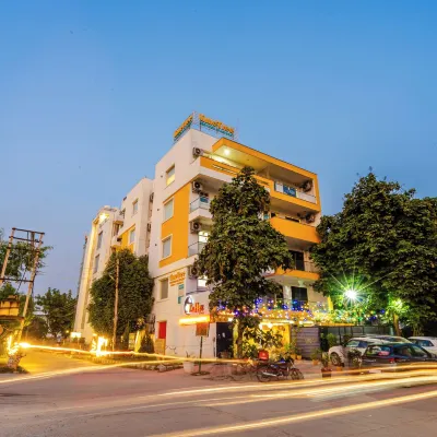 Lime Tree Luxury Studio - Service Apartment Near Artemis Hospital ,Gurgaon Hotels near Gurugram University
