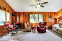 Wooded Retreat on 5 Acres: 6 Mi to Edinboro Lake! - Country Houses
