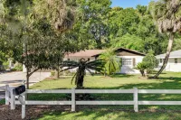 Bring Your Boat! Canal-front Tavares Home w/ Dock - 3-Star