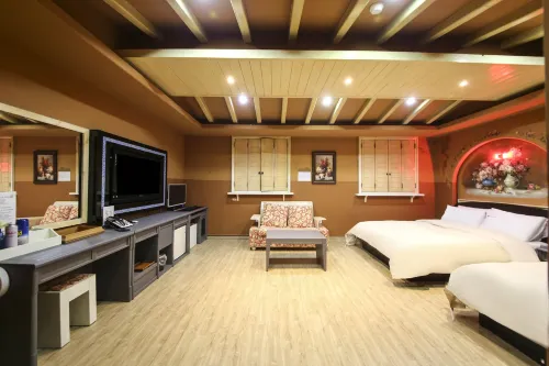 T Hotel - 3-Star