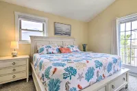 Idyllic South Bethany Home w/ Private Beach Access - Homestays
