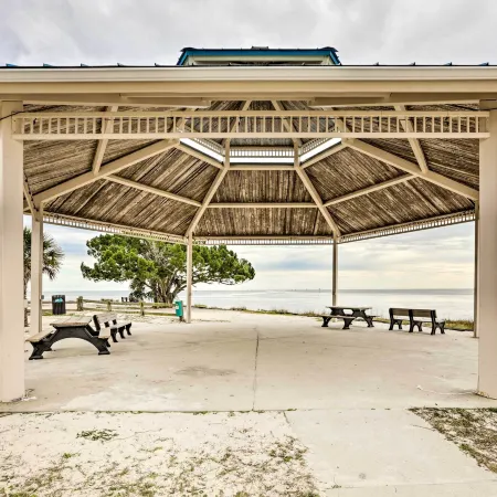 Waterfront Escape w/ Balcony on Shell Point Beach!