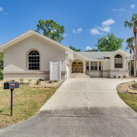 Canal-Front Retreat in Crystal River!