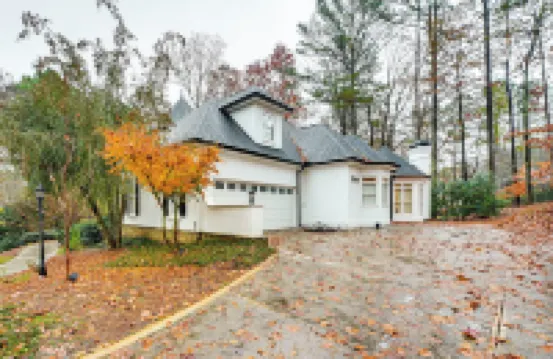 Tasteful Unit w/ Pool Table: 7 Mi to Lake Altoona! Hotels in 