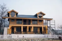 Jade River Resort by Defoy