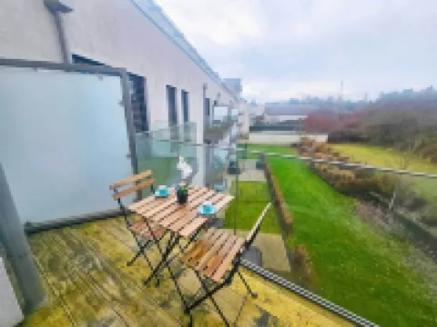 Warm&Bright 1BR w terrace&parking Hotels in 