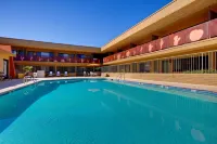 Royal Sun Inn & Suites