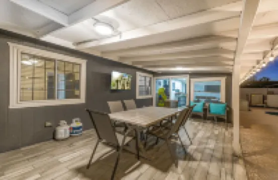 10 Mins to Spring Training• Heated Pool & Spa • Gameroom • Fully Stocked Kitchen