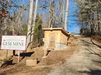 Cozy and Private Gem Cabin in the Smoky Mtns of NC, dog friendly,  great views!
