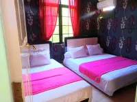 Villa Miky Kota Bunga Puncak Cianjur Bogor - parking