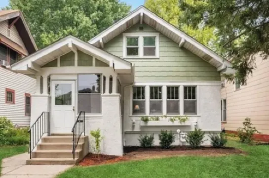 Urban Retreat- Entire House. King beds. Central location.