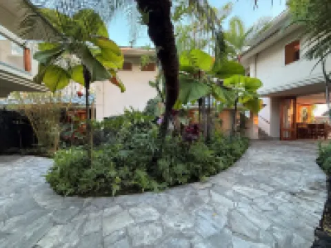 Exotic Kona Bay Hawaii Beachfront Tropical Paradise Stunning Home.