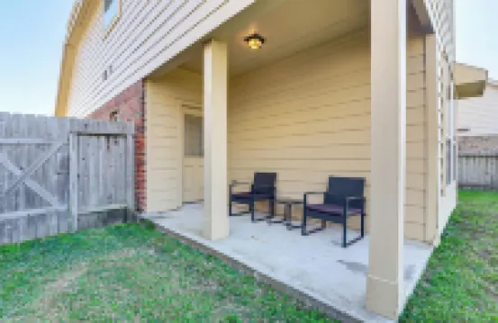 休斯頓地區的帶頂棚露台和寬敞庭院的家！ 阿塔斯科斯塔酒店